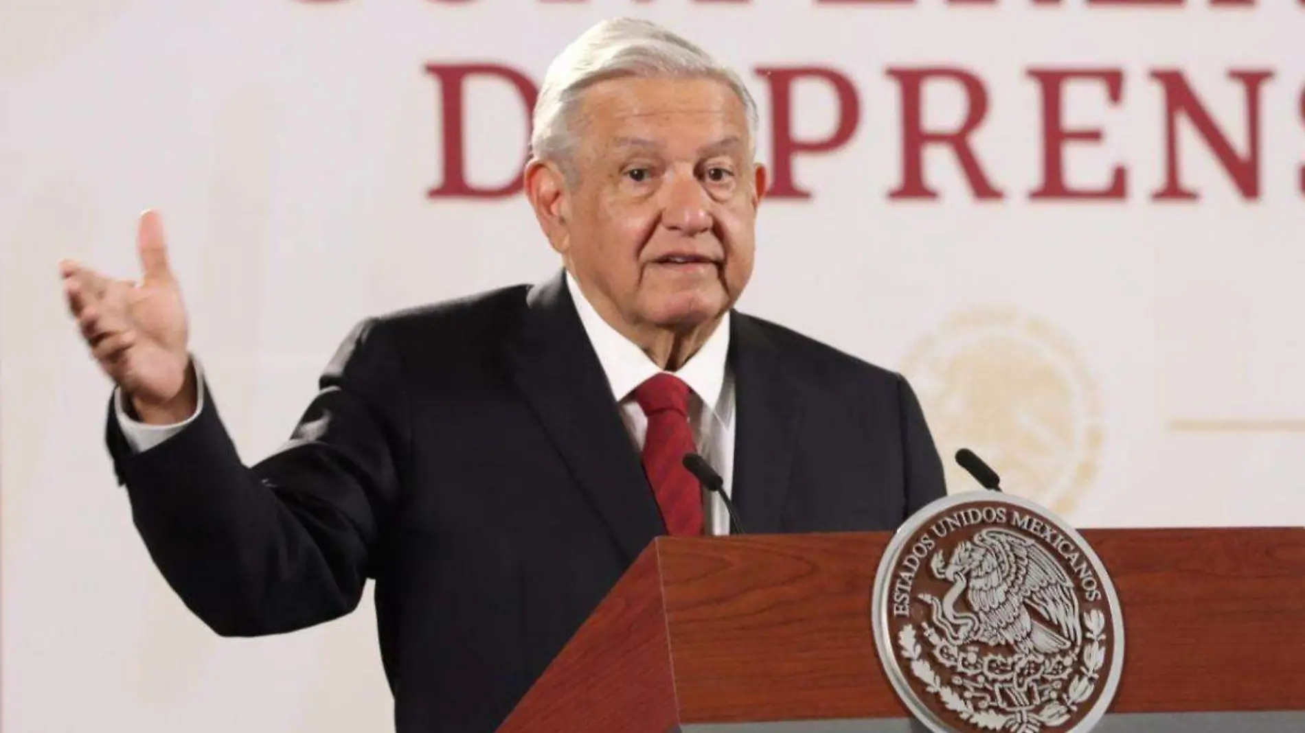 AMLO acuerda con empresarios analizar importaciones de gas